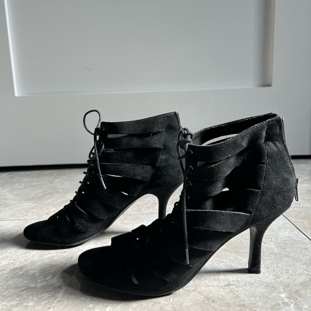 Elegant Black Women's Heeled Sandals